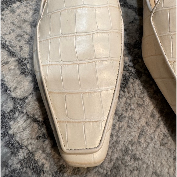 Vince Camuto Flats - Picture 3 of 15